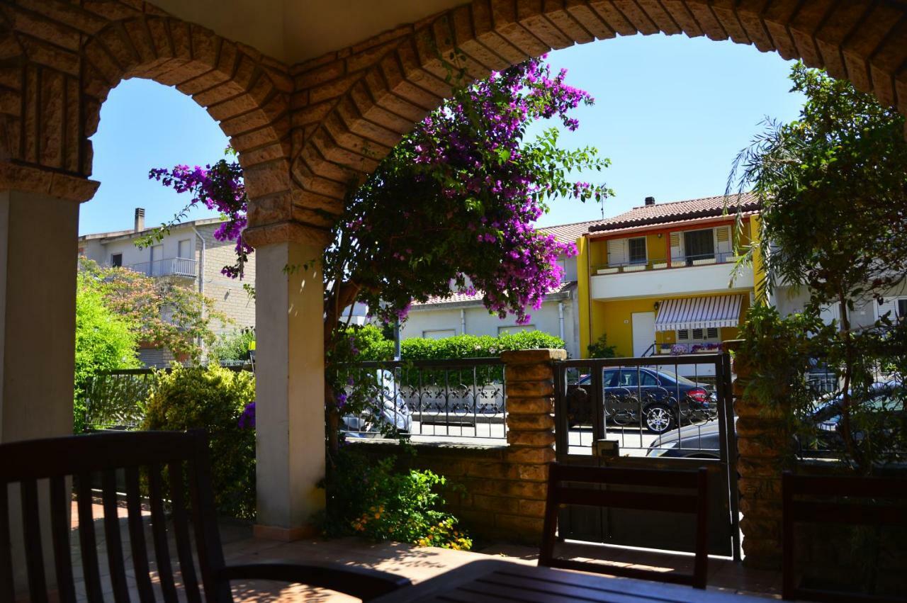 Appartamenti Villa Elisa 보사 외부 사진